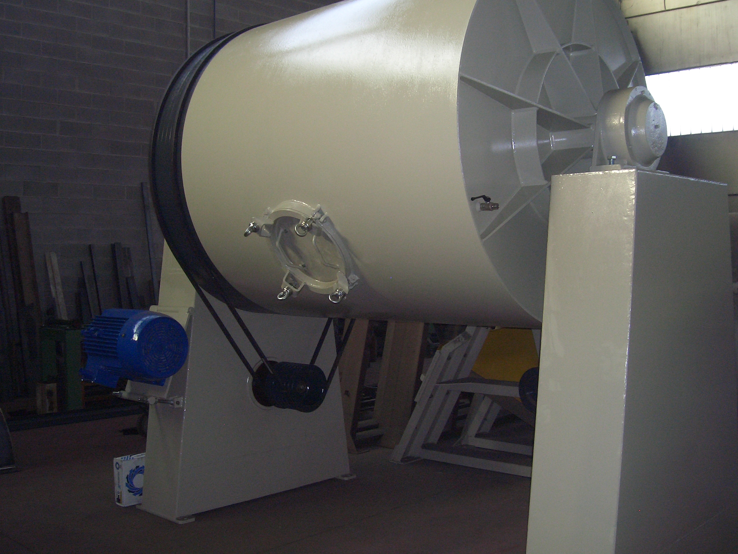 5,000 l Sacmi type mill overhauled